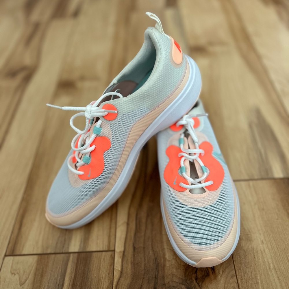 Pre-Owned Nike Golf Ladies Ace Summerlite Mango Spikeless Shoes (Size: 7.5)